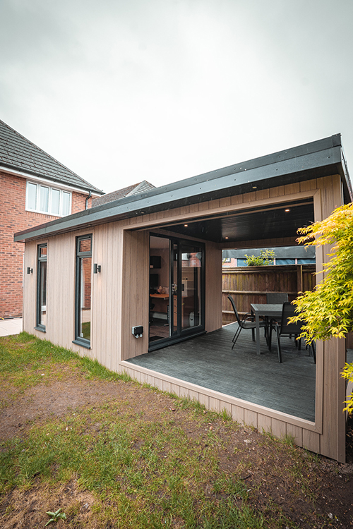 Insulated garden music room with contemporary design